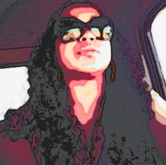 Meet your Posher, Mercedes - Picture 9 of 10